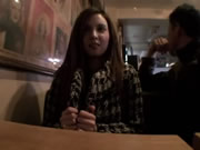混血兒女優 水咲蘿拉 在餐廳和衛生間的吹簫